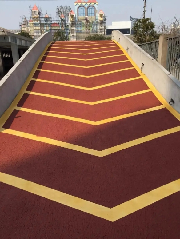 车库防滑坡道地坪